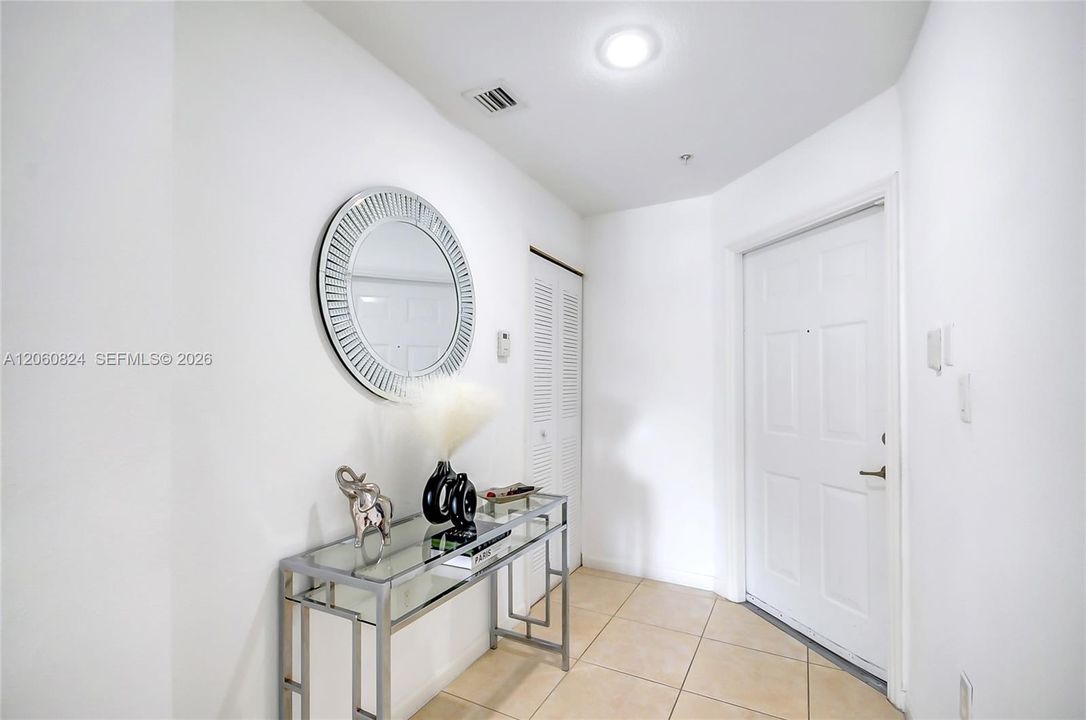 En Venta: $425,000 (3 camas, 2 baños, 1256 Pies cuadrados)