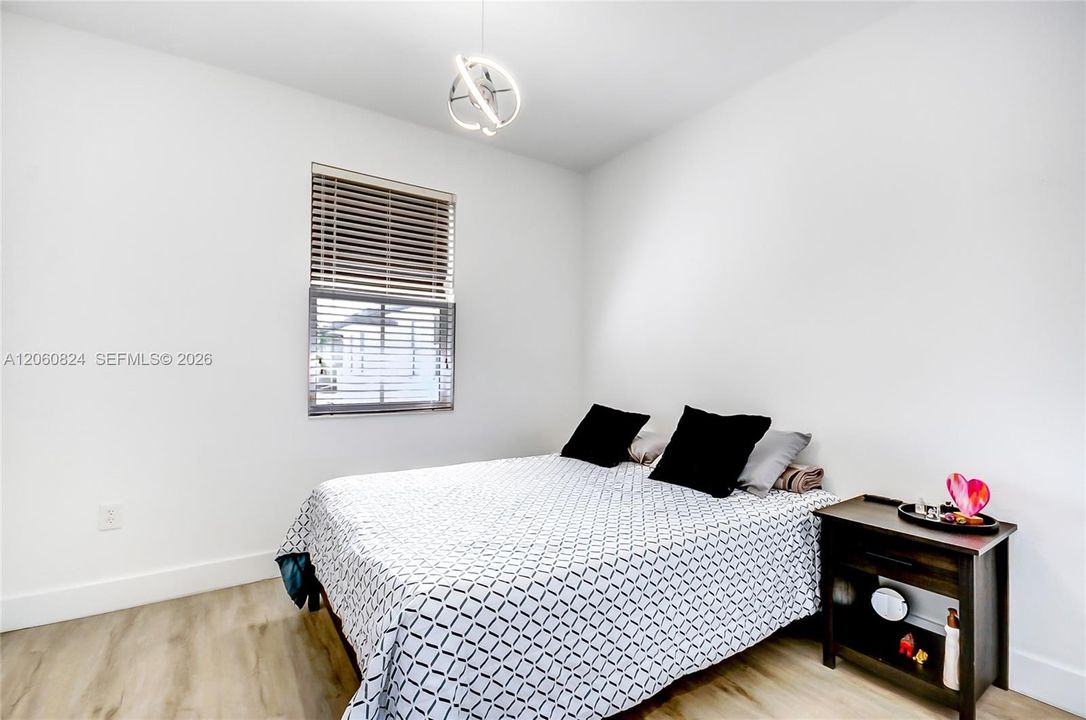 En Venta: $425,000 (3 camas, 2 baños, 1256 Pies cuadrados)