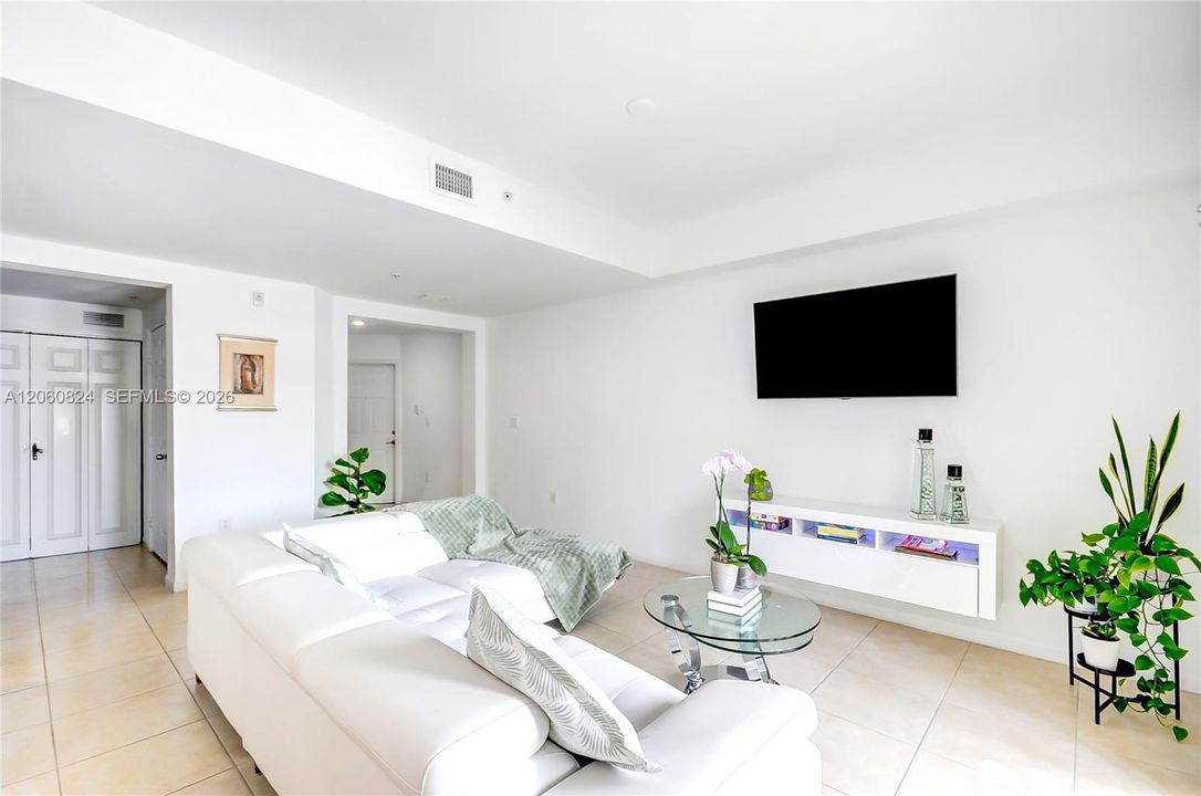 En Venta: $425,000 (3 camas, 2 baños, 1256 Pies cuadrados)