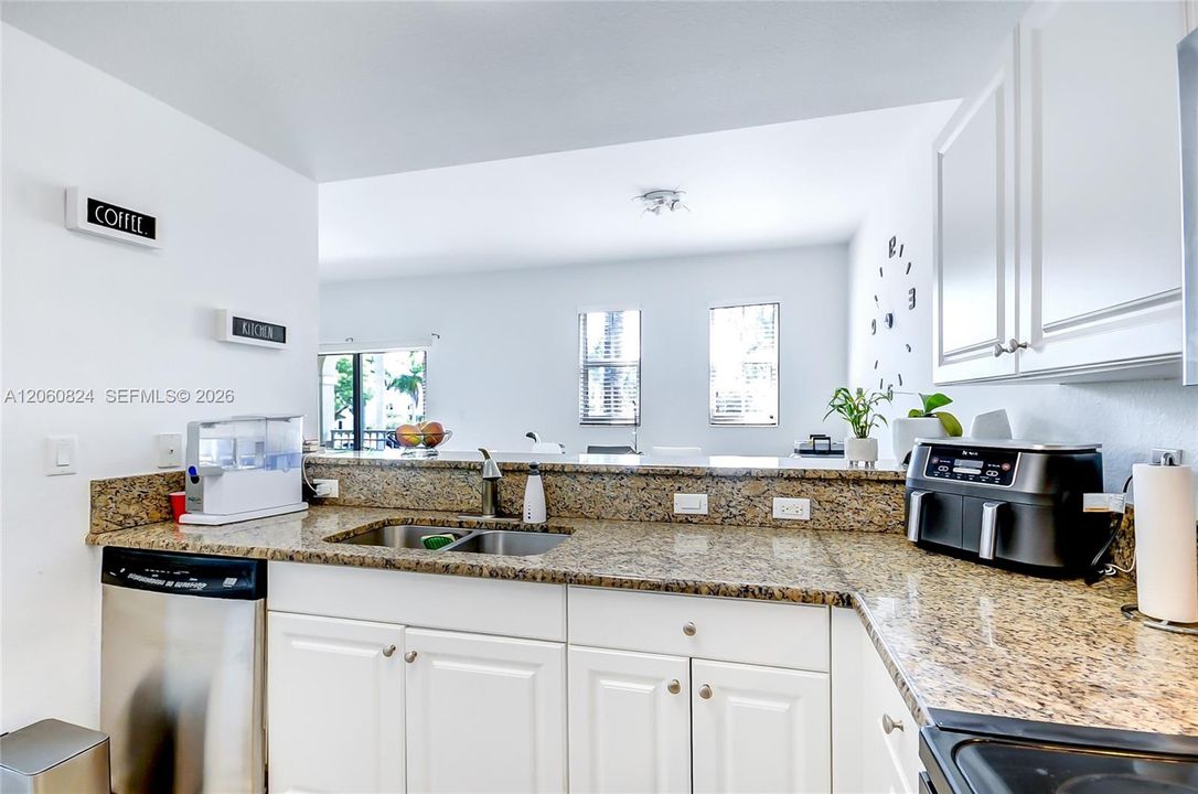 En Venta: $425,000 (3 camas, 2 baños, 1256 Pies cuadrados)