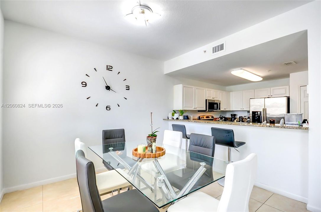 En Venta: $425,000 (3 camas, 2 baños, 1256 Pies cuadrados)