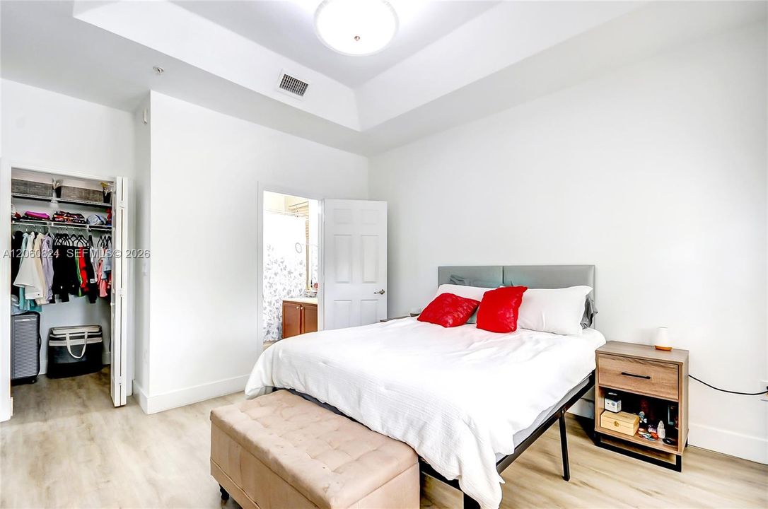 En Venta: $425,000 (3 camas, 2 baños, 1256 Pies cuadrados)