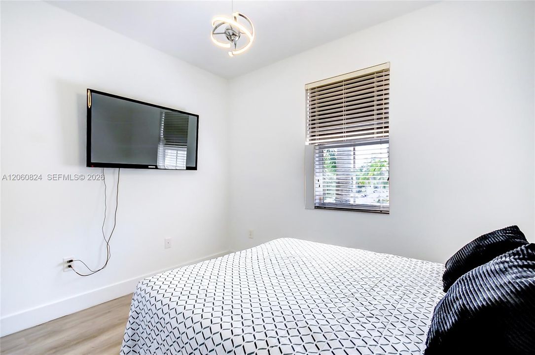 En Venta: $425,000 (3 camas, 2 baños, 1256 Pies cuadrados)