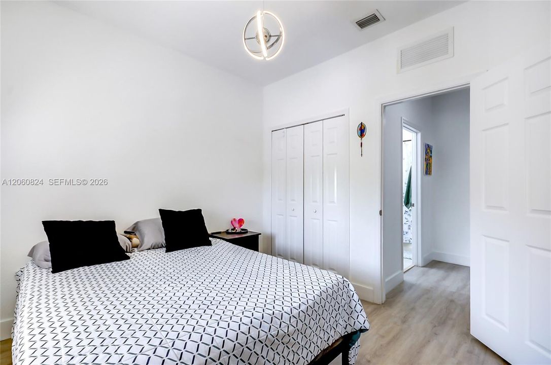 En Venta: $425,000 (3 camas, 2 baños, 1256 Pies cuadrados)