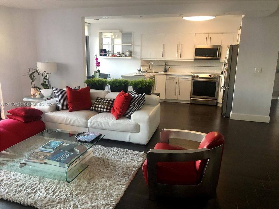 Active With Contract: $3,650 (2 beds, 2 baths, 1365 Square Feet)