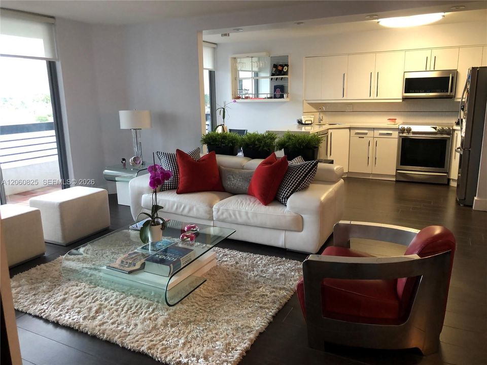 Active With Contract: $3,650 (2 beds, 2 baths, 1365 Square Feet)