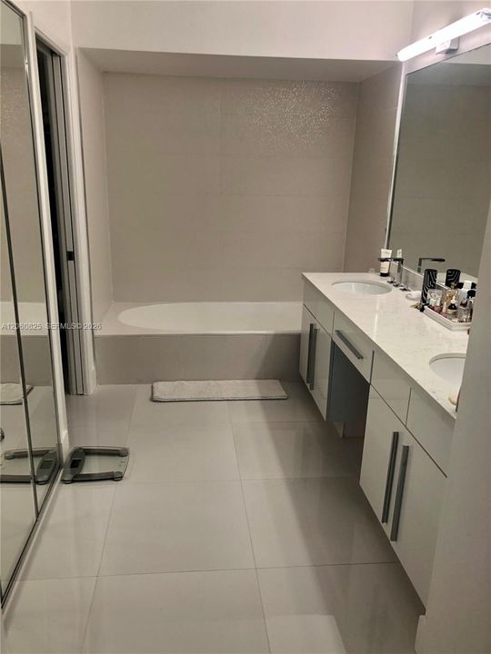 Active With Contract: $3,650 (2 beds, 2 baths, 1365 Square Feet)