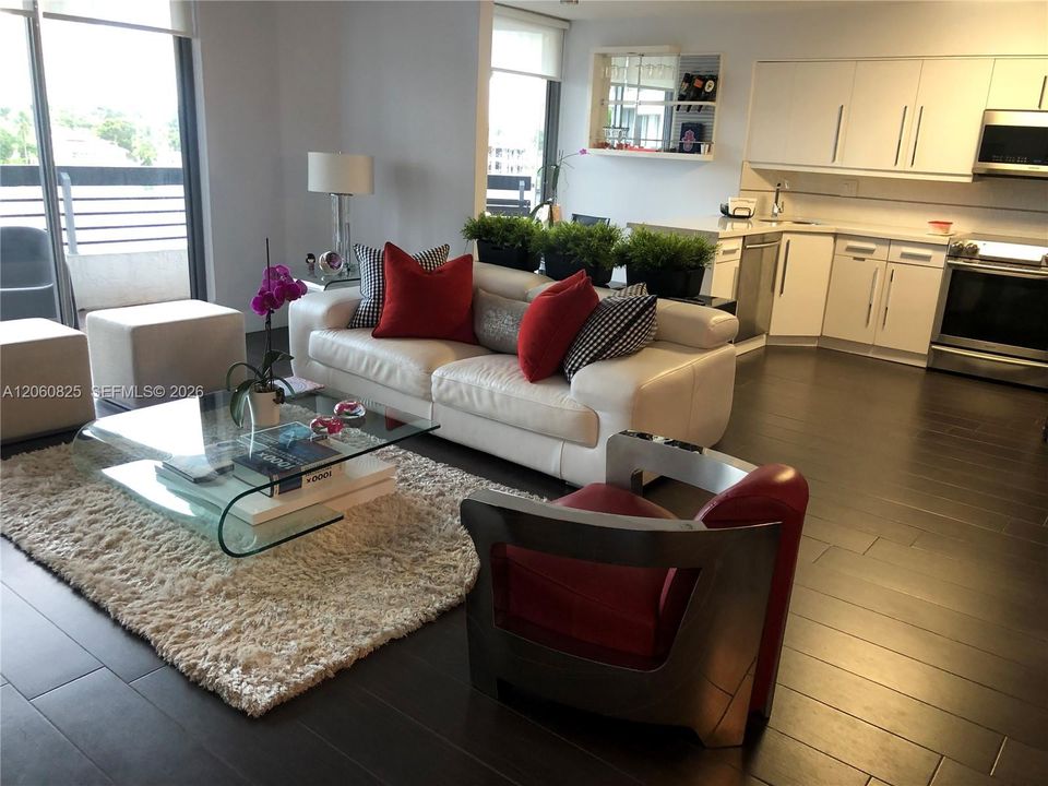 Active With Contract: $3,650 (2 beds, 2 baths, 1365 Square Feet)