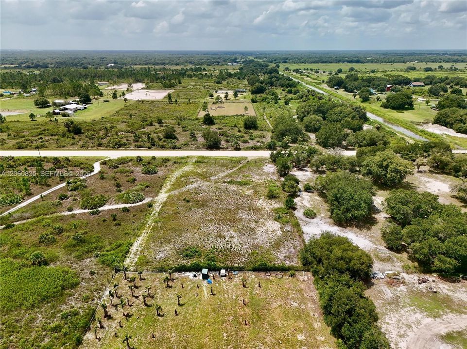 На продажу: $55,000 (1.25 acres)