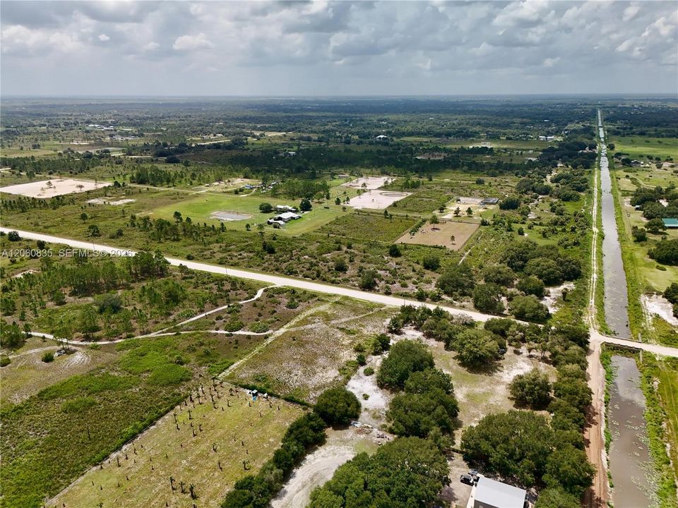 На продажу: $55,000 (1.25 acres)