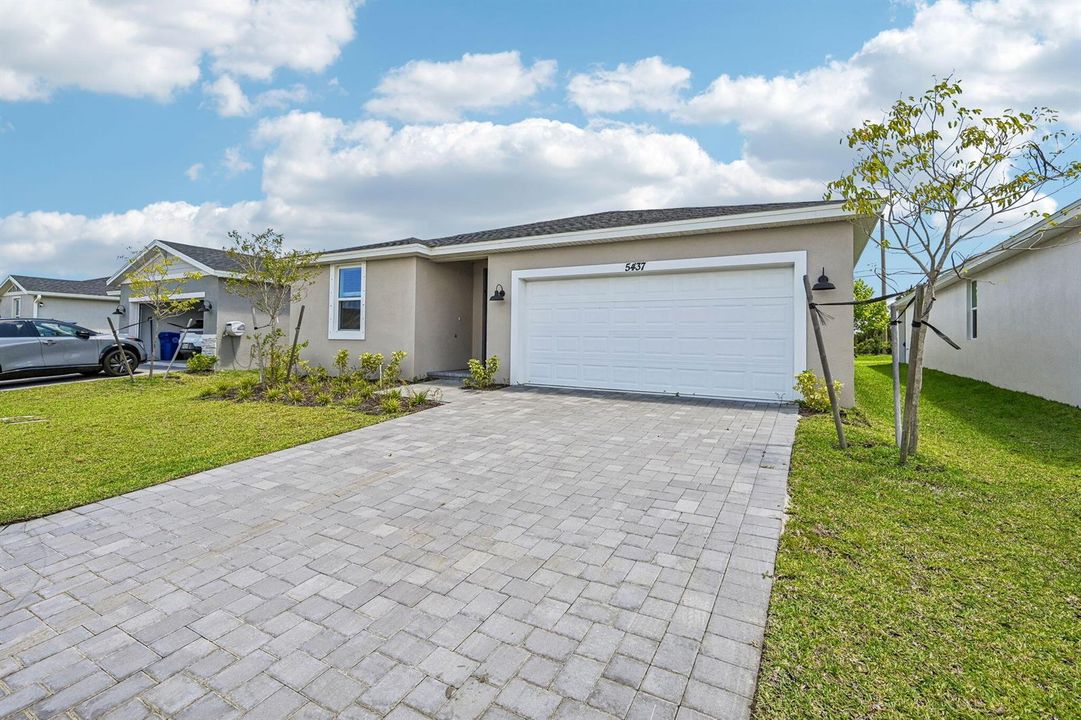 5437 Hampton Park Cir Vero Beach FL (4)