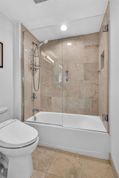 19400 bathroom3
