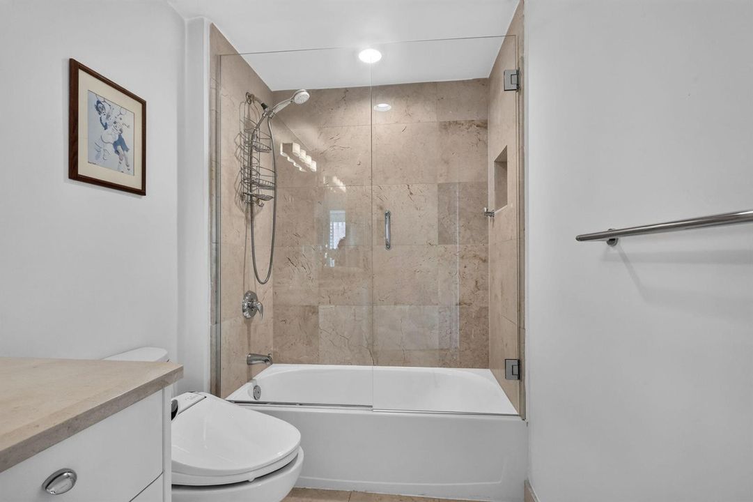 19400 bathroom2