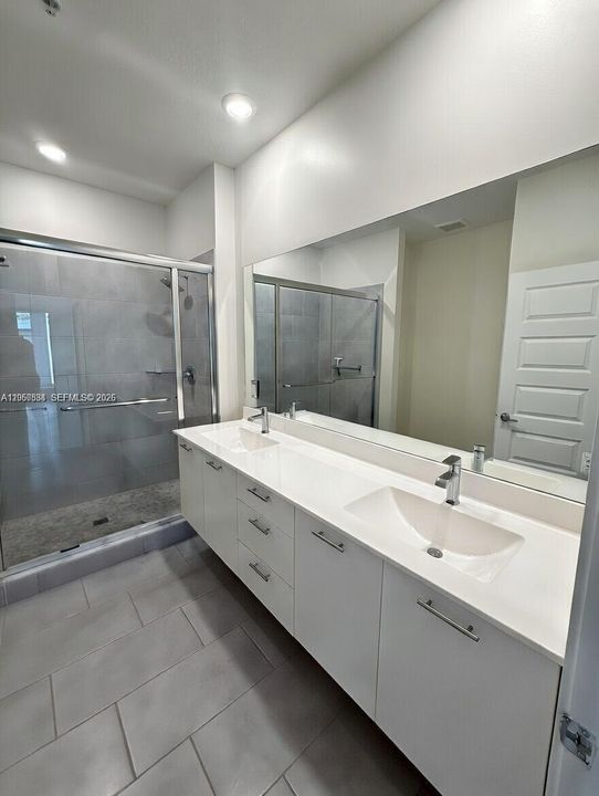 На продажу: $519,990 (3 спален, 2 ванн, 1124 Квадратных фут)
