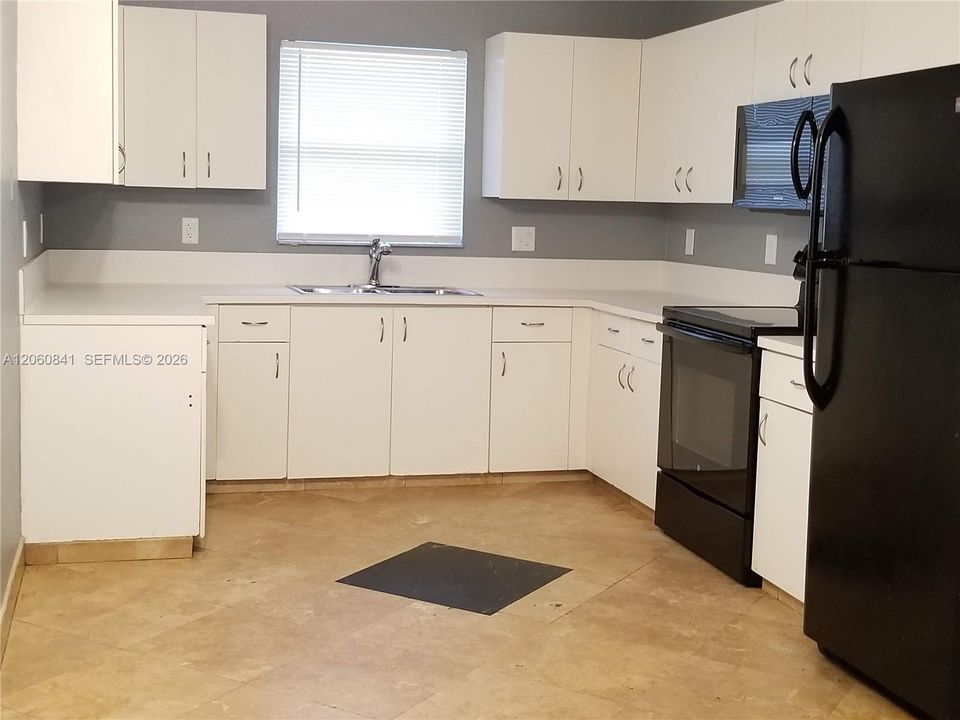 В аренду: $3,150 (4 спален, 2 ванн, 1290 Квадратных фут)