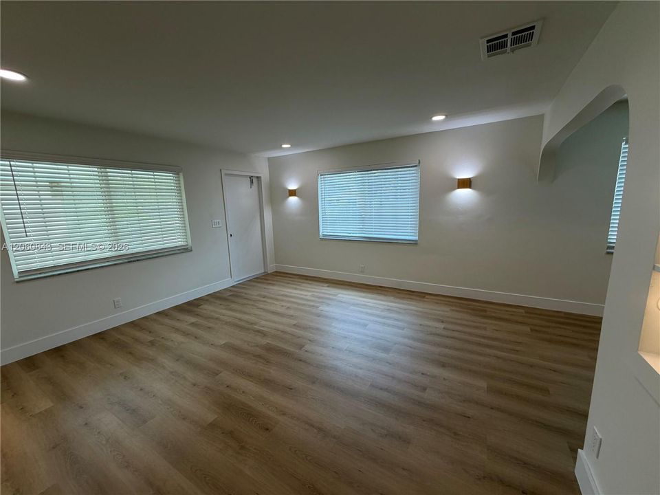 For Rent: $3,200 (2 beds, 2 baths, 1776 Square Feet)