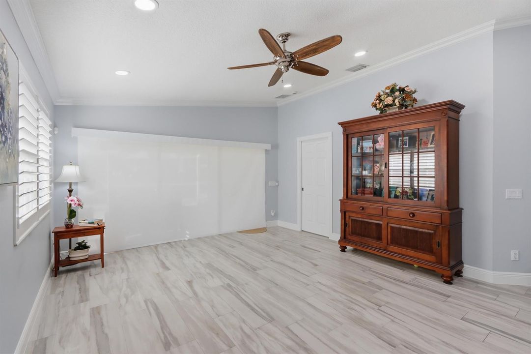 17_15. family room