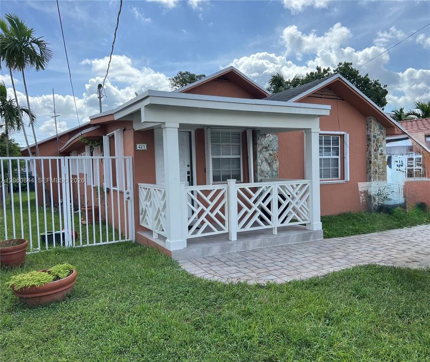 В аренду: $3,500 (3 спален, 1 ванн, 1486 Квадратных фут)