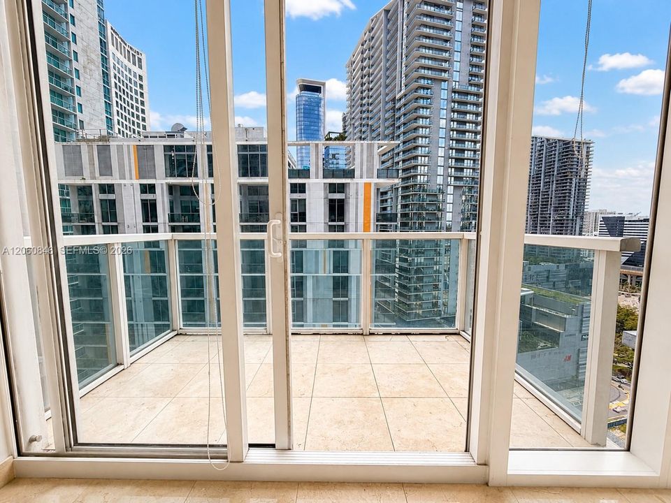 For Sale: $475,000 (1 beds, 1 baths, 1058 Square Feet)