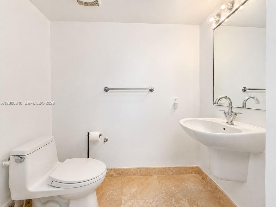 For Sale: $475,000 (1 beds, 1 baths, 1058 Square Feet)