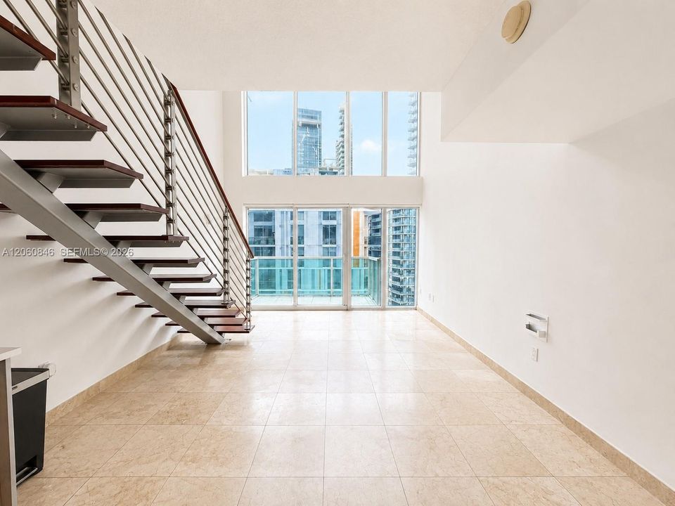 For Sale: $475,000 (1 beds, 1 baths, 1058 Square Feet)