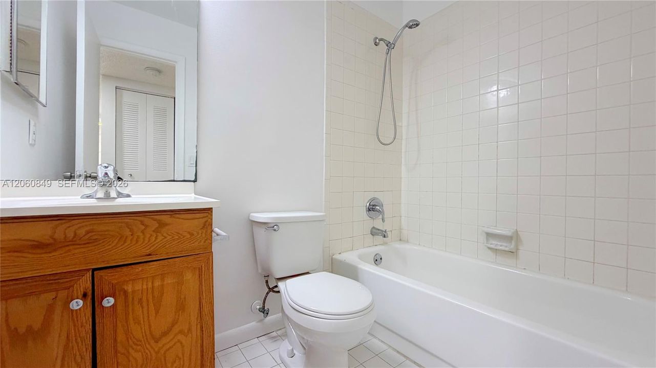 В аренду: $2,100 (2 спален, 2 ванн, 914 Квадратных фут)