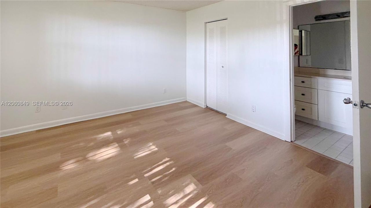 В аренду: $2,100 (2 спален, 2 ванн, 914 Квадратных фут)