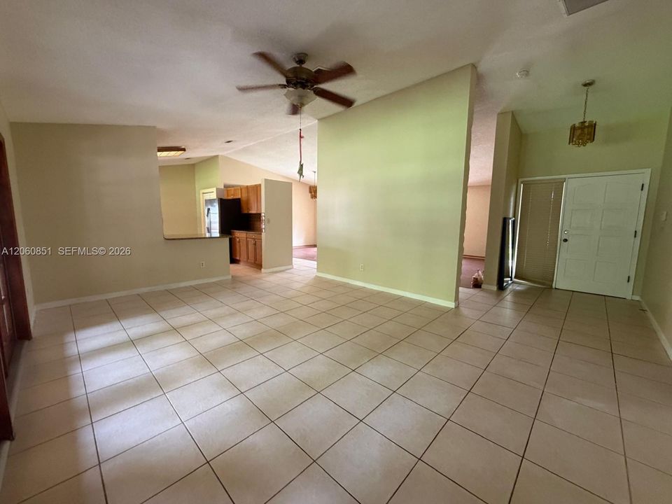 В аренду: $3,900 (4 спален, 2 ванн, 2341 Квадратных фут)