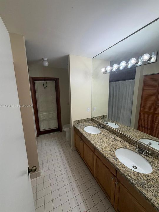В аренду: $3,900 (4 спален, 2 ванн, 2341 Квадратных фут)