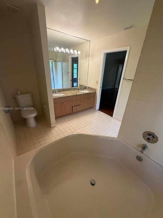 В аренду: $3,900 (4 спален, 2 ванн, 2341 Квадратных фут)