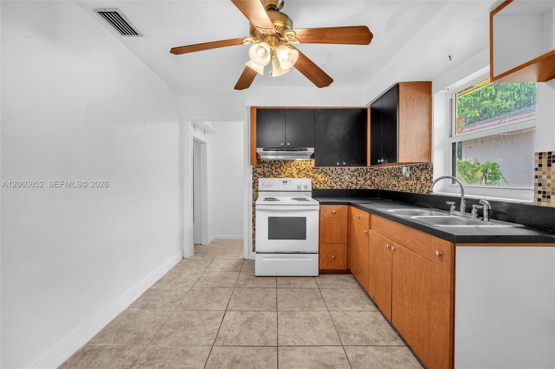 En Venta: $525,000 (3 camas, 2 baños, 1482 Pies cuadrados)