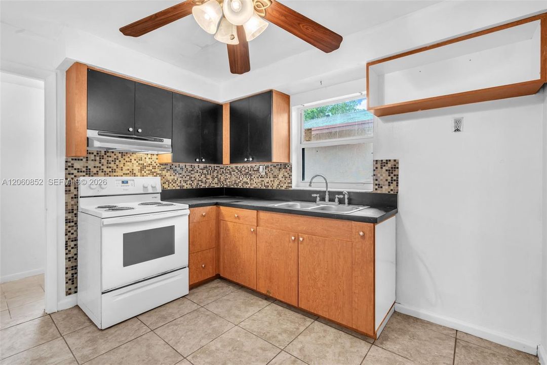 En Venta: $525,000 (3 camas, 2 baños, 1482 Pies cuadrados)
