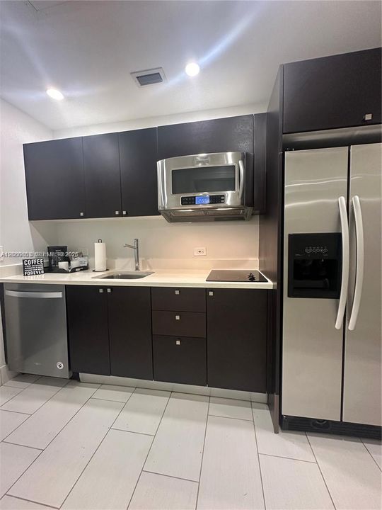 В аренду: $2,750 (1 спален, 1 ванн, 705 Квадратных фут)