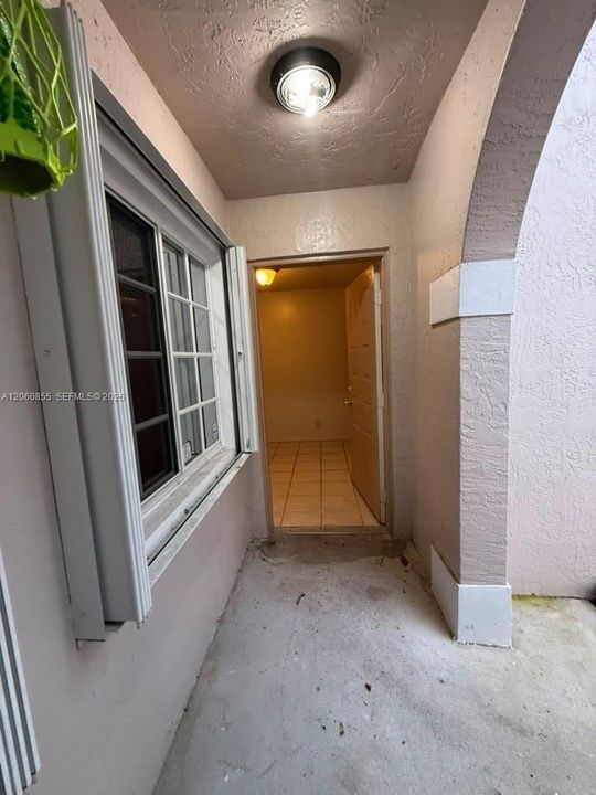 На продажу: $380,000 (2 спален, 2 ванн, 1030 Квадратных фут)