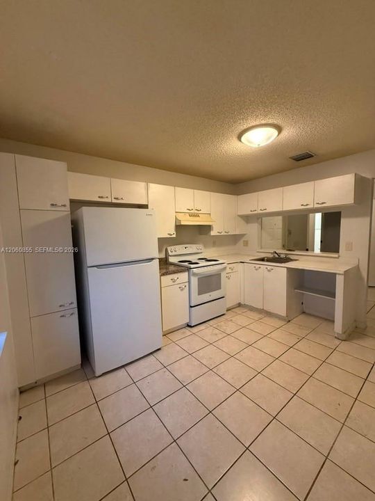 For Sale: $380,000 (2 beds, 2 baths, 1030 Square Feet)