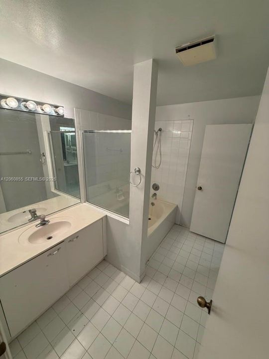 For Sale: $380,000 (2 beds, 2 baths, 1030 Square Feet)