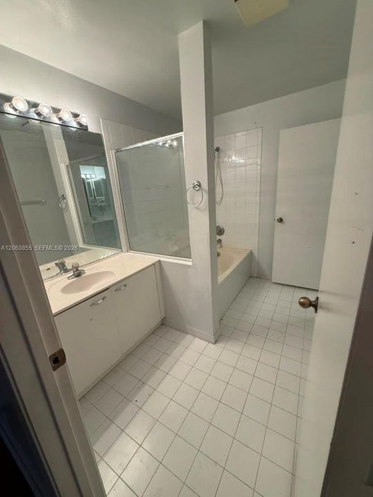 For Sale: $380,000 (2 beds, 2 baths, 1030 Square Feet)