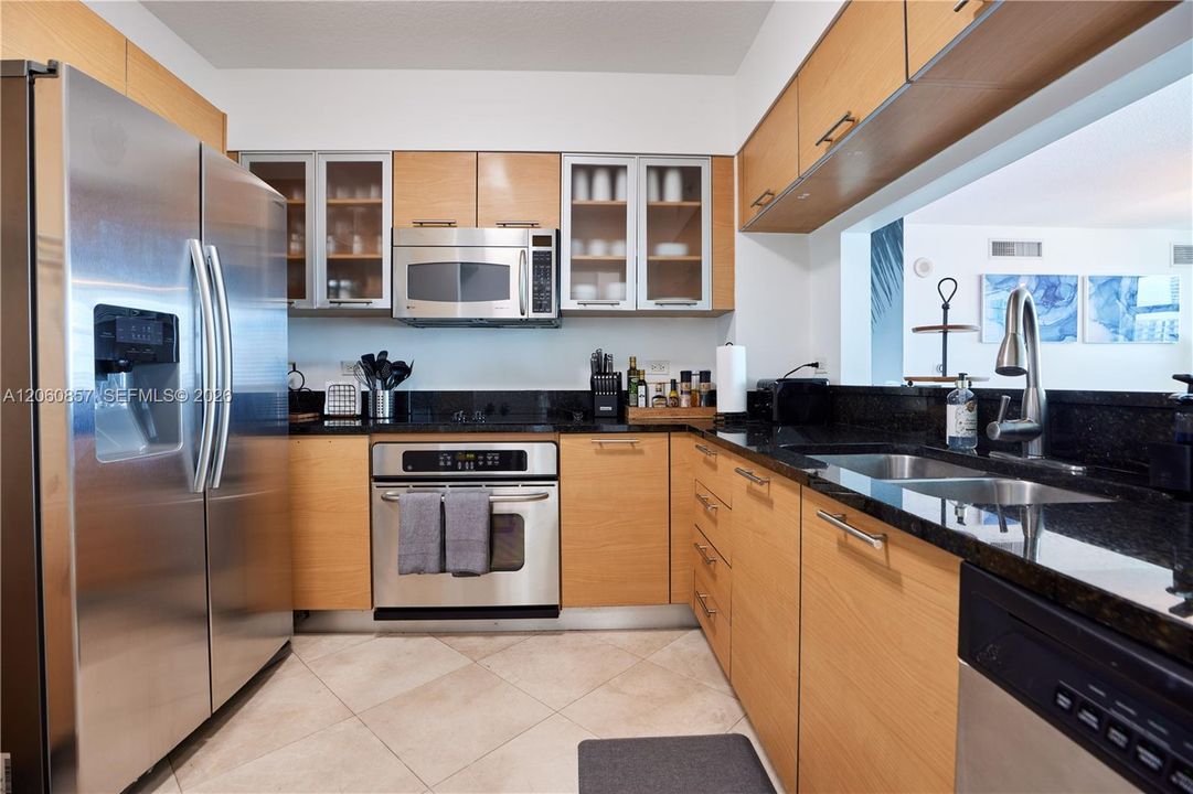 В аренду: $4,450 (2 спален, 2 ванн, 1117 Квадратных фут)