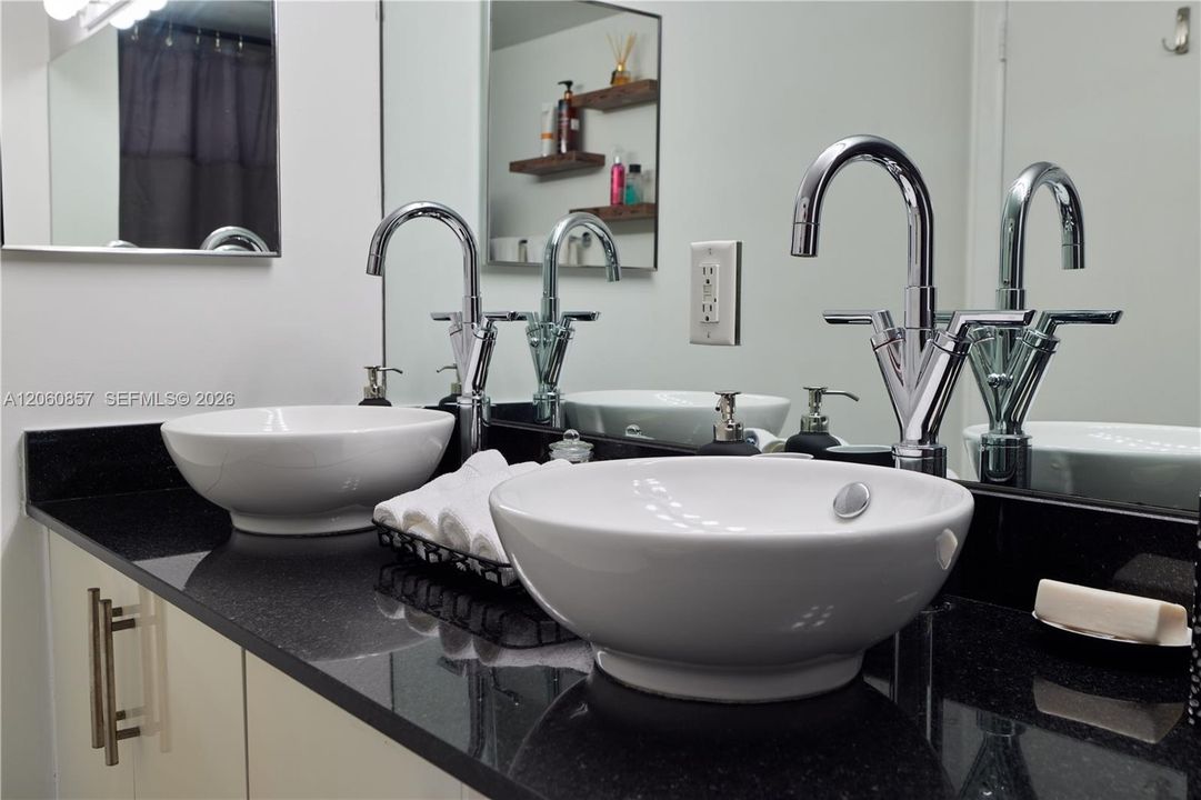 В аренду: $4,450 (2 спален, 2 ванн, 1117 Квадратных фут)
