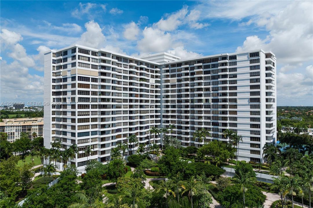 На продажу: $297,000 (2 спален, 2 ванн, 1400 Квадратных фут)