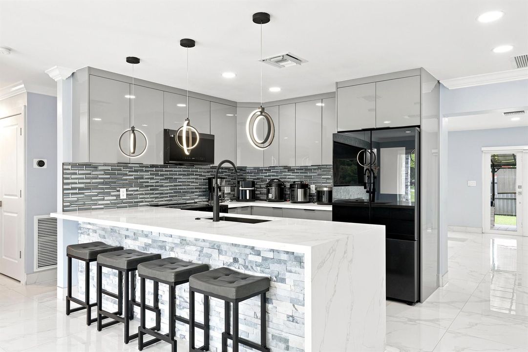 2331_SW_50th_Terrace_Fort_Lauderdale_FL_