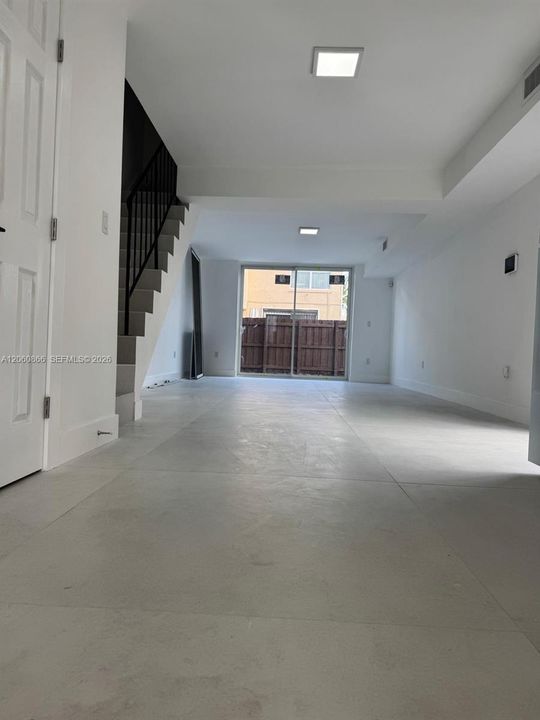 En Renta: $2,985 (3 camas, 1 baños, 1304 Pies cuadrados)