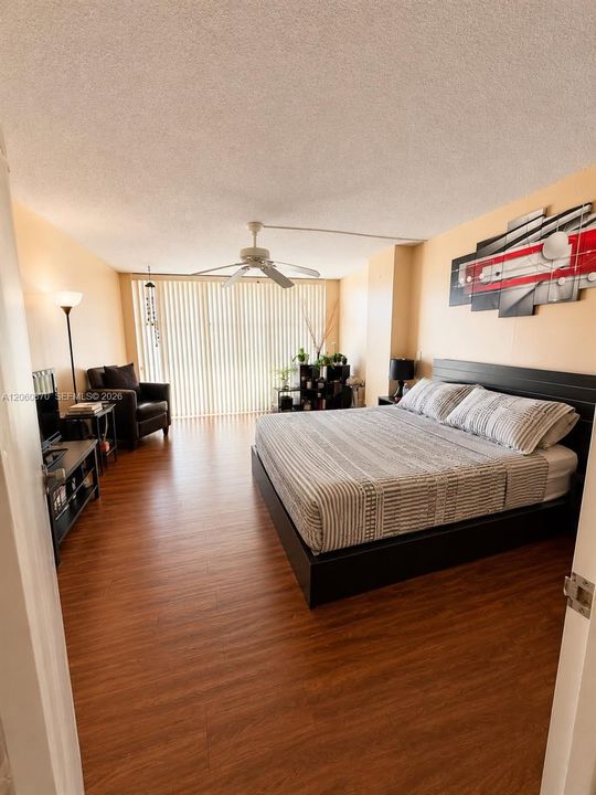 En Venta: $175,000 (1 camas, 1 baños, 915 Pies cuadrados)