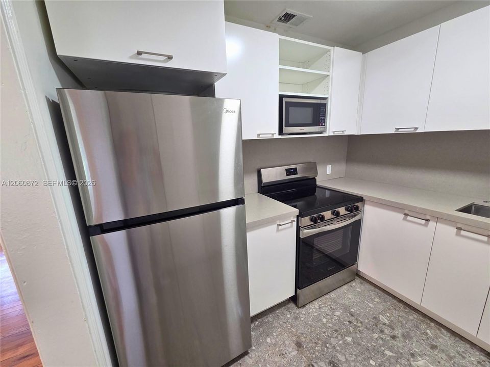 For Sale: $860,000 (3 beds, 1 baths, 1308 Square Feet)