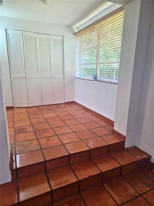 For Sale: $860,000 (3 beds, 1 baths, 1308 Square Feet)