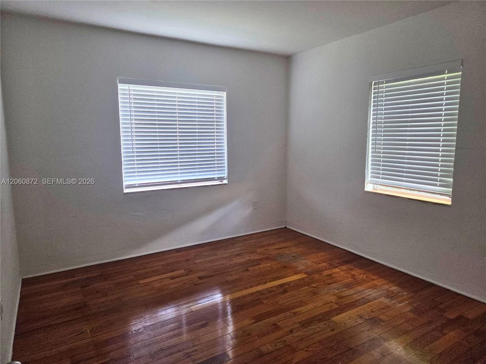 For Sale: $860,000 (3 beds, 1 baths, 1308 Square Feet)