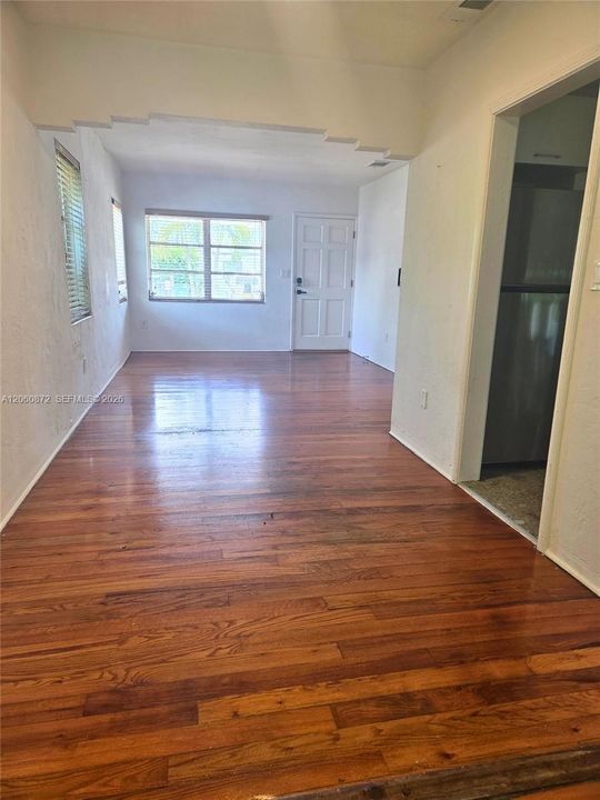 For Sale: $860,000 (3 beds, 1 baths, 1308 Square Feet)