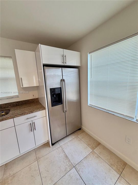 En Renta: $2,950 (3 camas, 2 baños, 2611 Pies cuadrados)