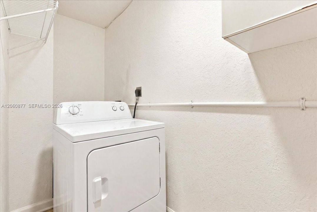En Venta: $775,000 (4 camas, 3 baños, 2312 Pies cuadrados)