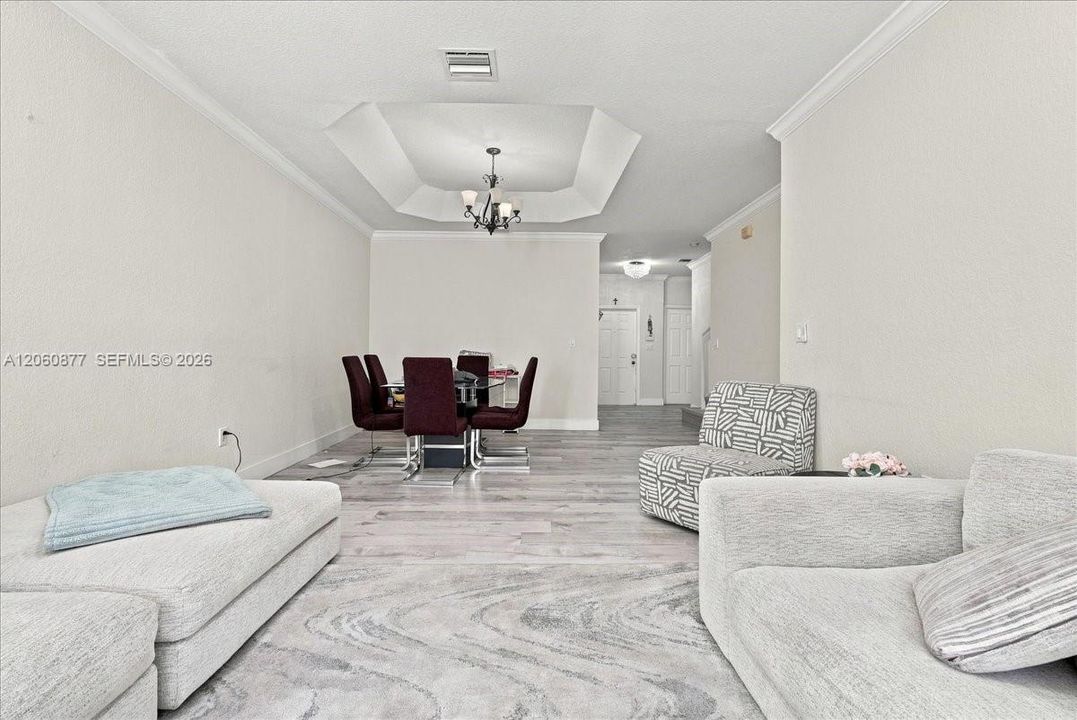En Venta: $775,000 (4 camas, 3 baños, 2312 Pies cuadrados)